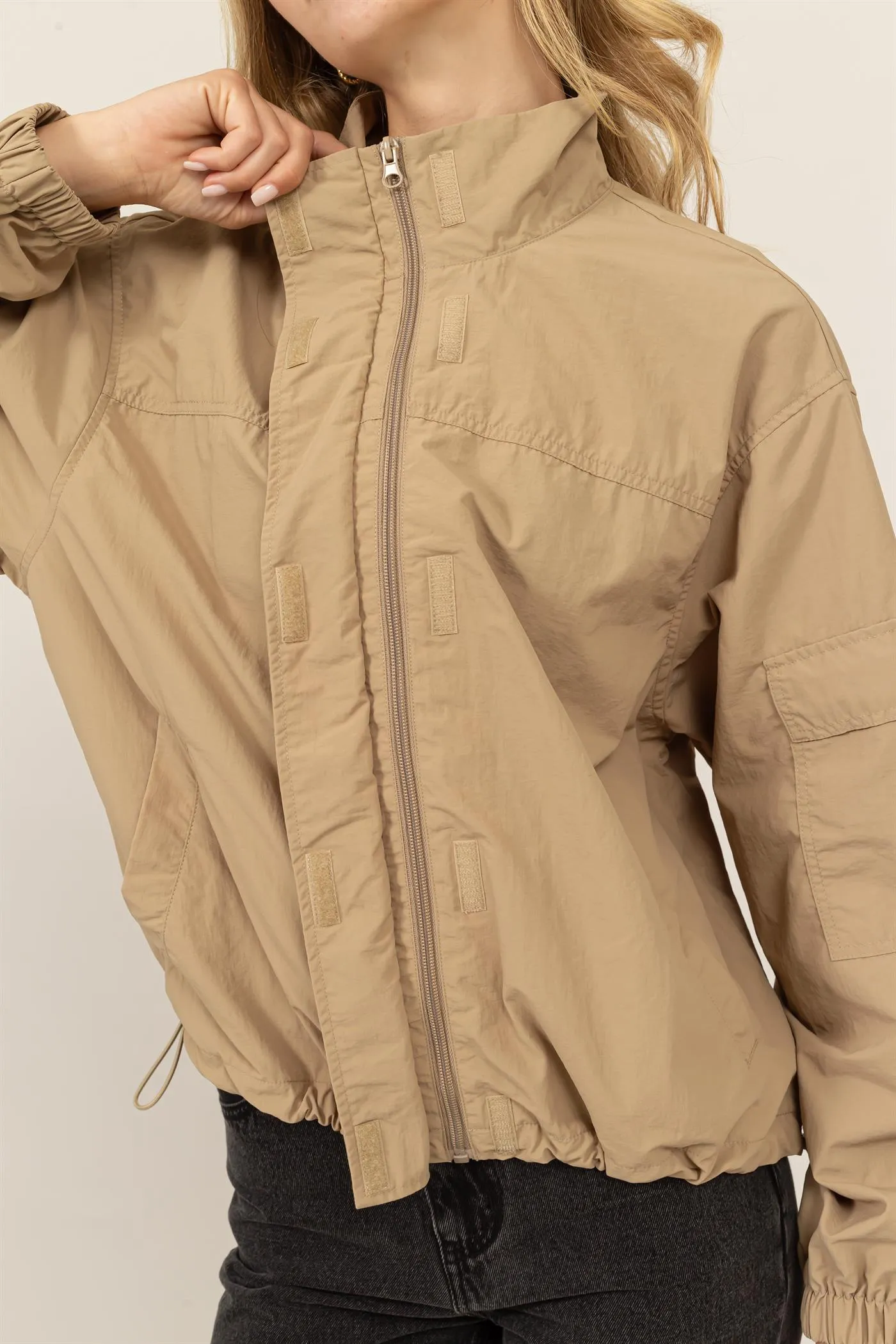 DZ24E606-Cropped Hooded Windbreaker