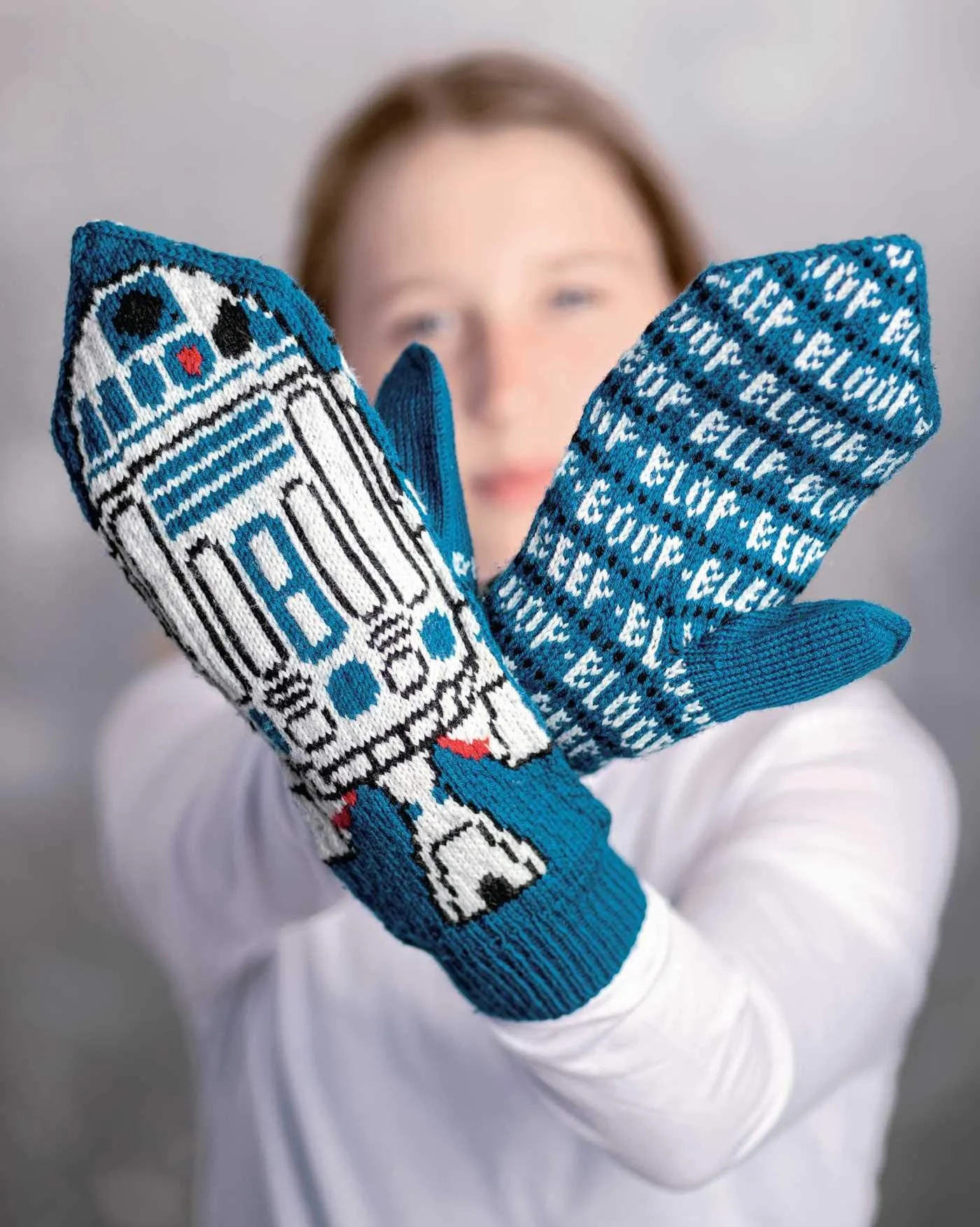 Star Wars: Knitting the Galaxy: The Official Star Wars Knitting Pattern Book